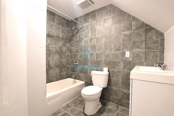 Rented by null | media 8