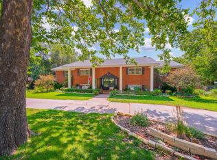 13 N Sunset Rd, Wellington, KS 67152