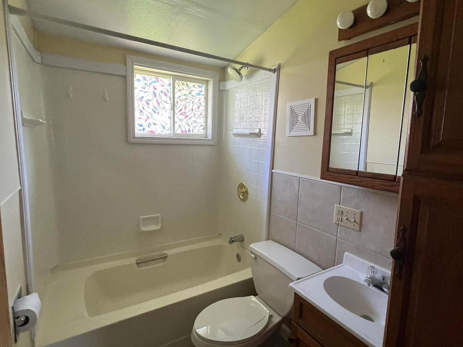 3 bed, 925 sqft, $1,300 — Photo 3