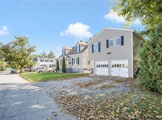 21 Wallis Ave, Barrington, RI 02806