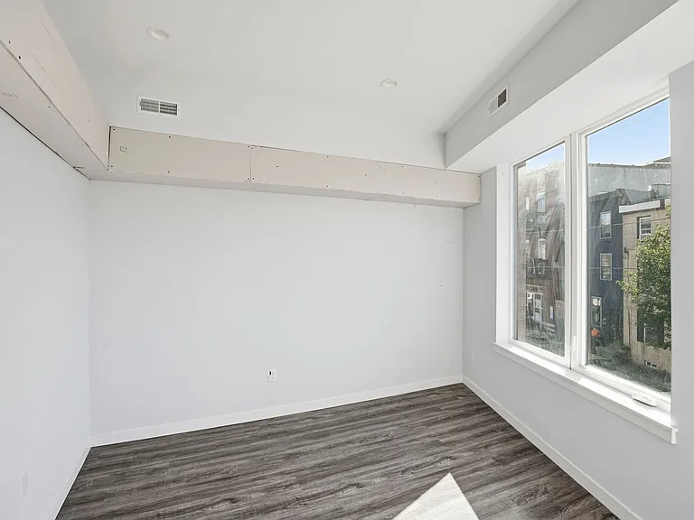 2301 Frankford Ave — Photo 14