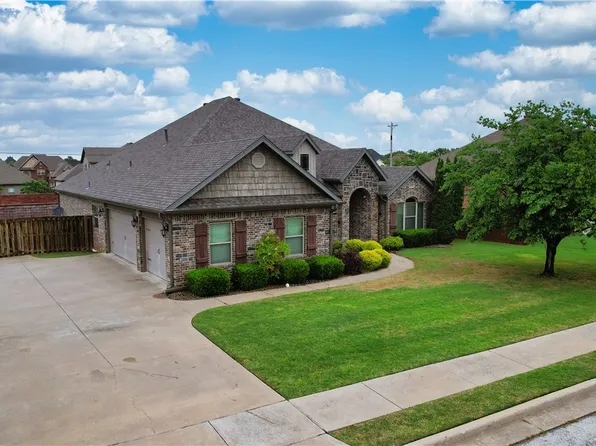 6105 Sage Dr, Rogers, AR 72758