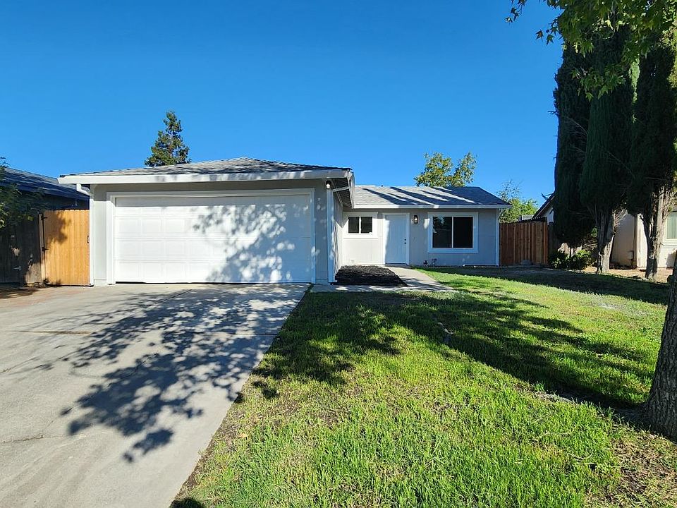 1st image of 2605 Sandalwood Dr