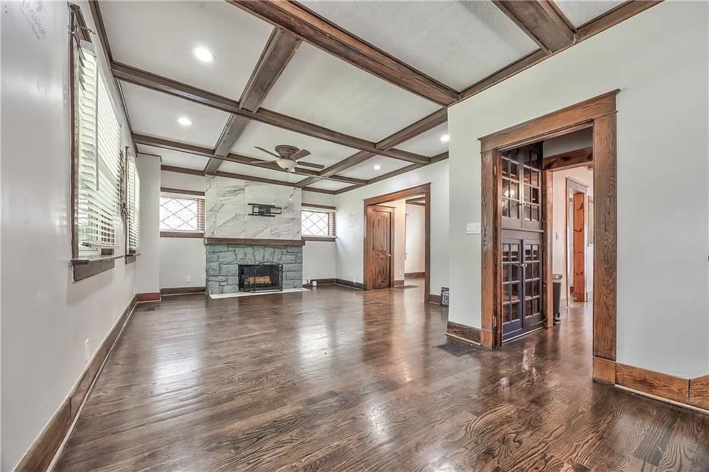 4 bed, 3.5 bath, 2900 sqft, $2,500 — Photo 4