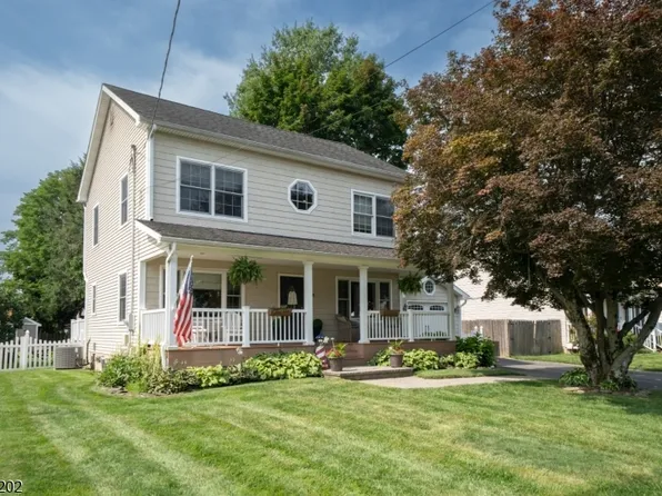 44 First St, Roxbury Twp., NJ 07847