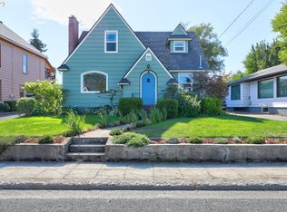 1218 E 9th St, The Dalles, OR