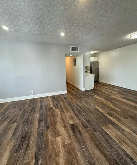 2500 Johnson St #11 — Photo 6