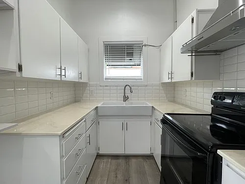 312 S Kellogg St #B Photo 1