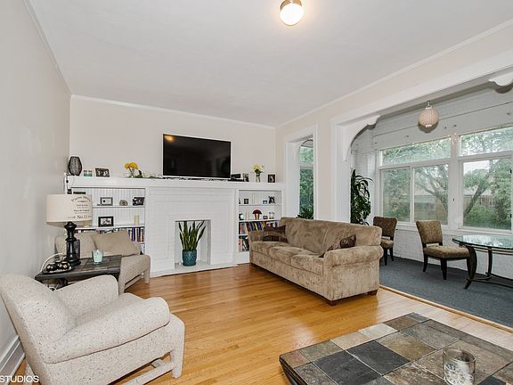 4th image of 1311 W Arthur Ave