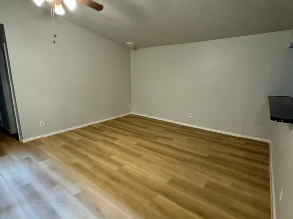 1037 SW 81st St, Oklahoma City, OK 73139