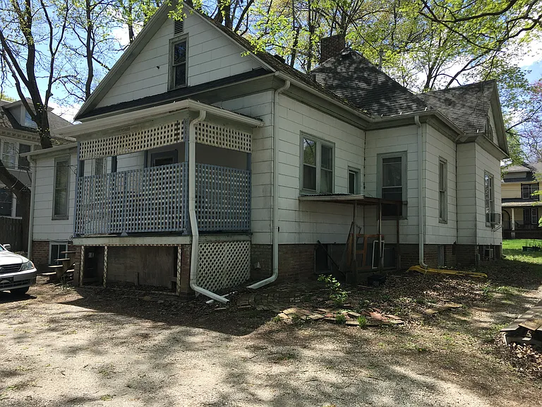 Parking area and Unit2 east porch entry