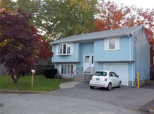 35 Paulhus Ct, Pawtucket, RI 02861