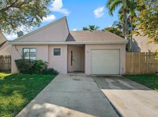 31 Peachtree Pl, Boynton Beach, FL 33436