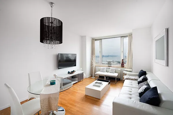 Rented by Keller Williams NYC | media 19
