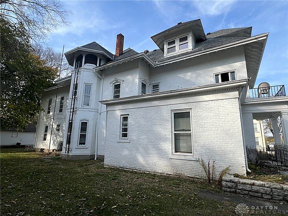 5th image of 726 N Downing St