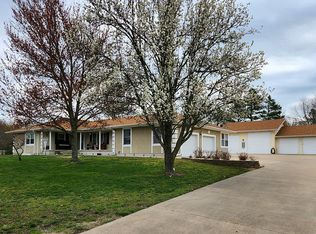 17168 Isabel Ln, Carthage, MO 64836