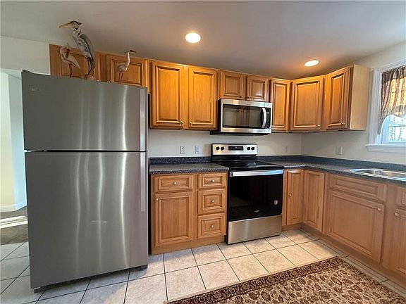 3rd image of 669 Metacom Ave Unit 25