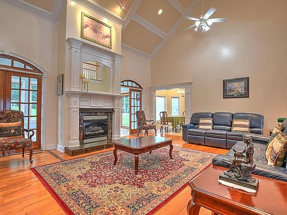 3rd image of 3414 Stoneridge Dr