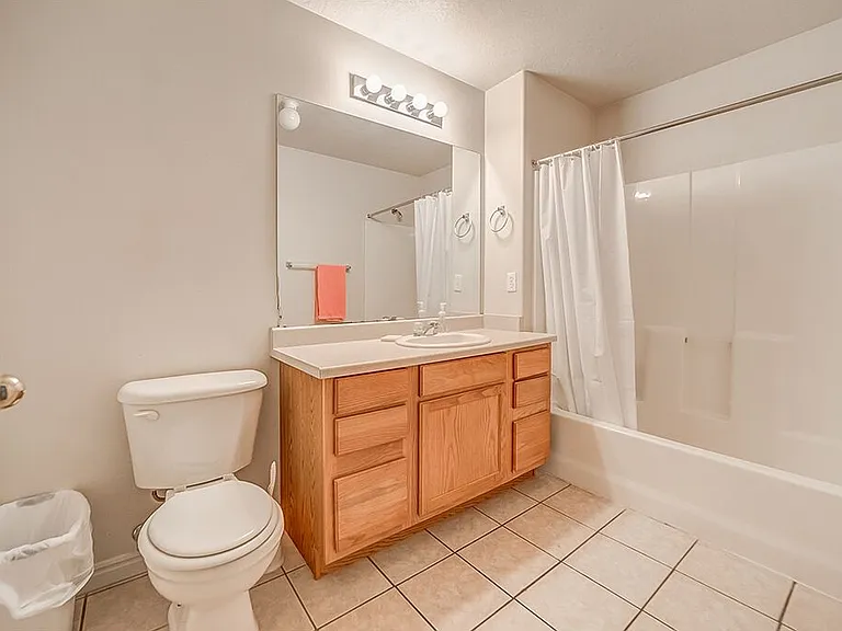 591 N University Ave #113 — Photo 5