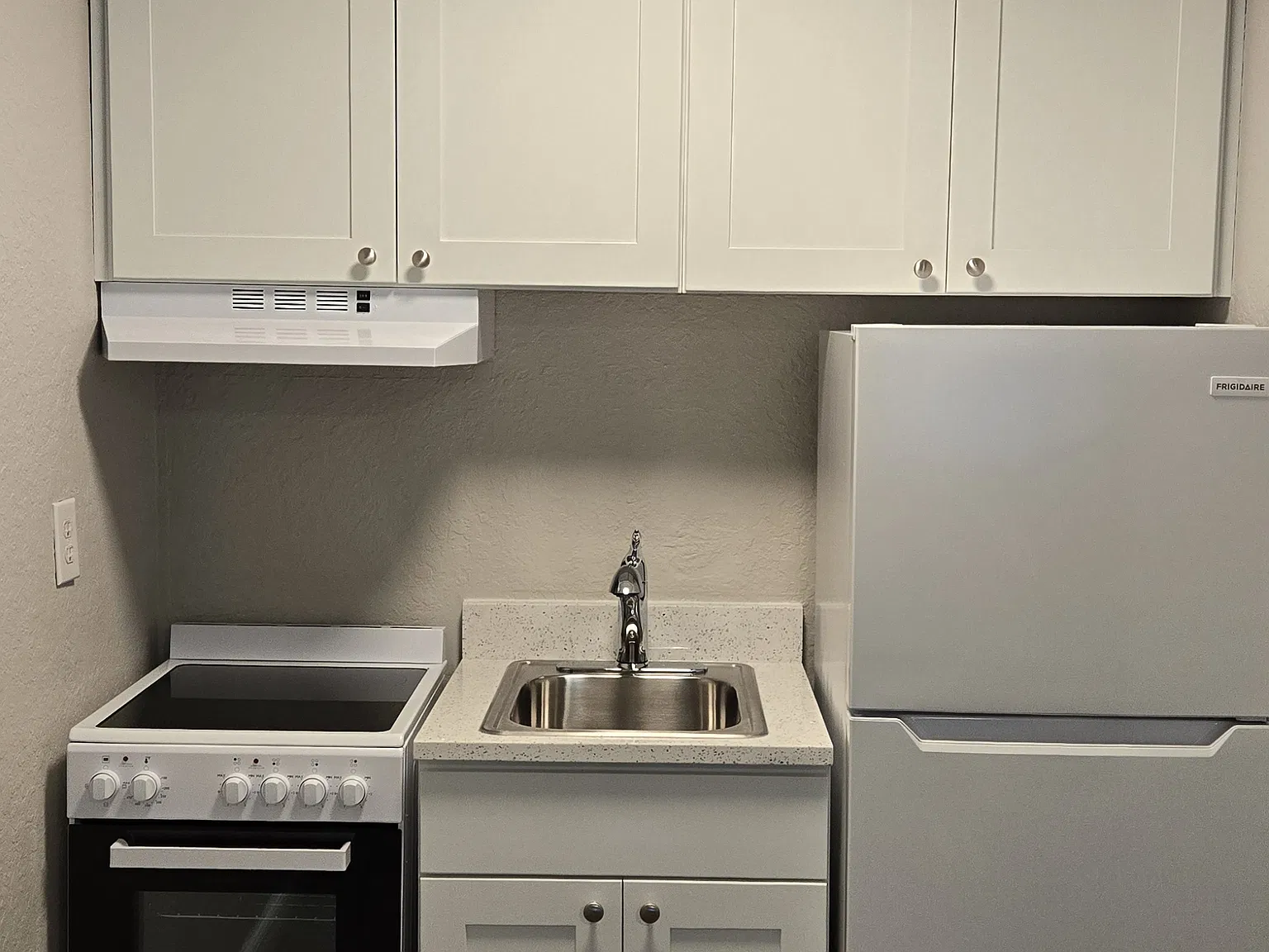 Studio, 400 sqft, $1,275 — Photo 3
