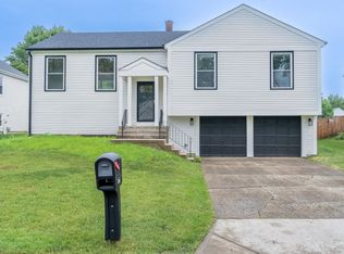 226 Annapolis Dr, Vernon Hills, IL