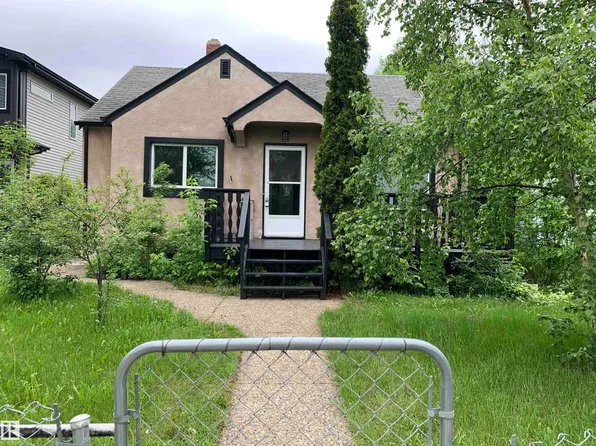 11842 93rd St NW, Edmonton, AB T5G 1E3