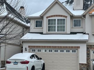 2141 Shadow Creek Ct, Vernon Hills, IL 60061