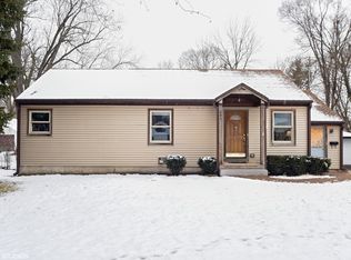 293 S Seymour Ave, Grayslake, IL 60030