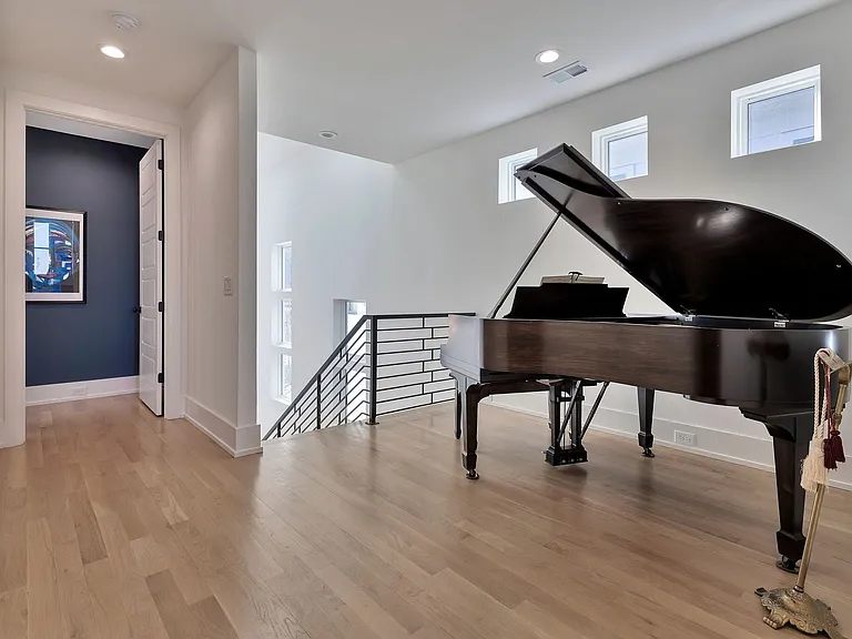 4107 Kimbark Dr — Photo 20
