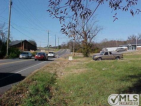 3rd image of 2725 Whites Creek Pike