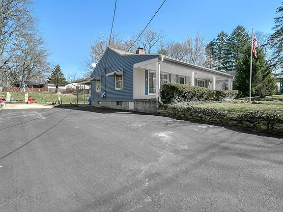 3rd image of 186 Hiawatha Ave
