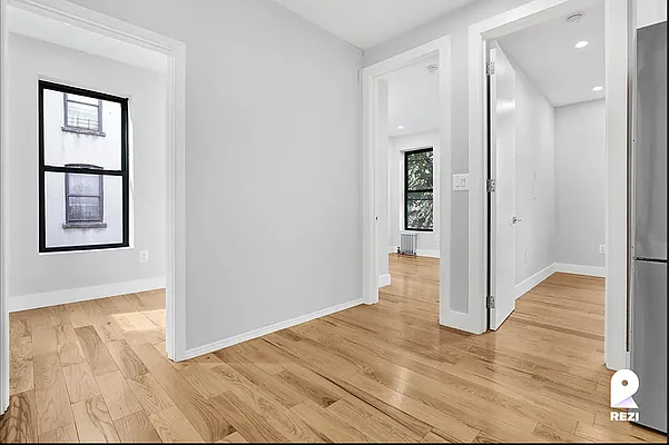 Rented by Green Line Realty | media 4