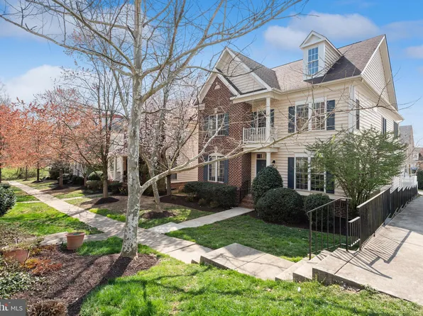 2869 Star Opal Dr, Fairfax, VA 22031