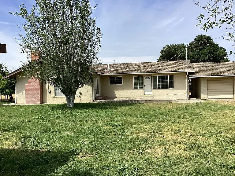 22111 W Stone Rd — Photo 2