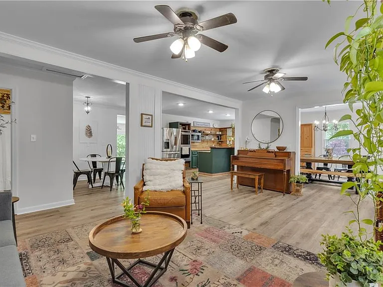 6290 Cascade Palmetto Hwy — Photo 16