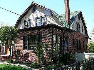 1st image of 221 Riverview Ave