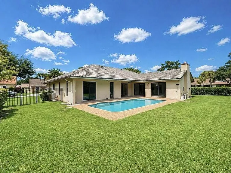 4823 NW 91st Way — Photo 38