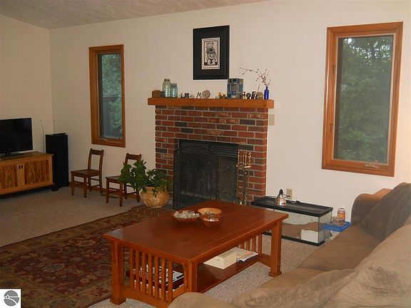 5th image of 1528 Arnold Ct