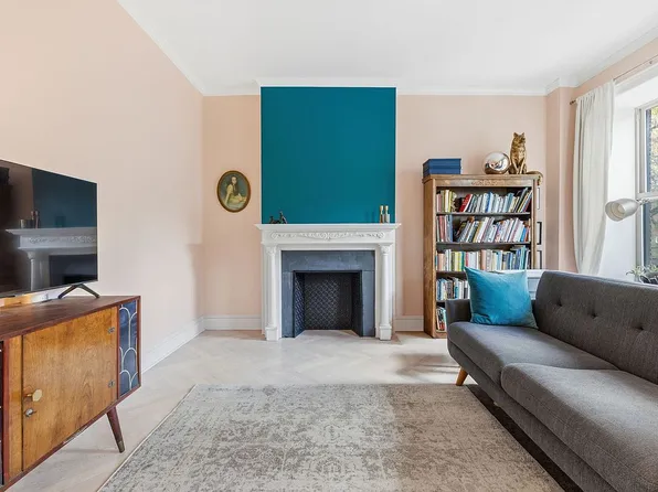 109 W 82nd St APT 2A, New York, NY 10024