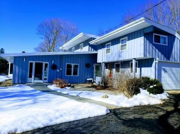 4705 Highland Park DRIVE, Slinger, WI 53086