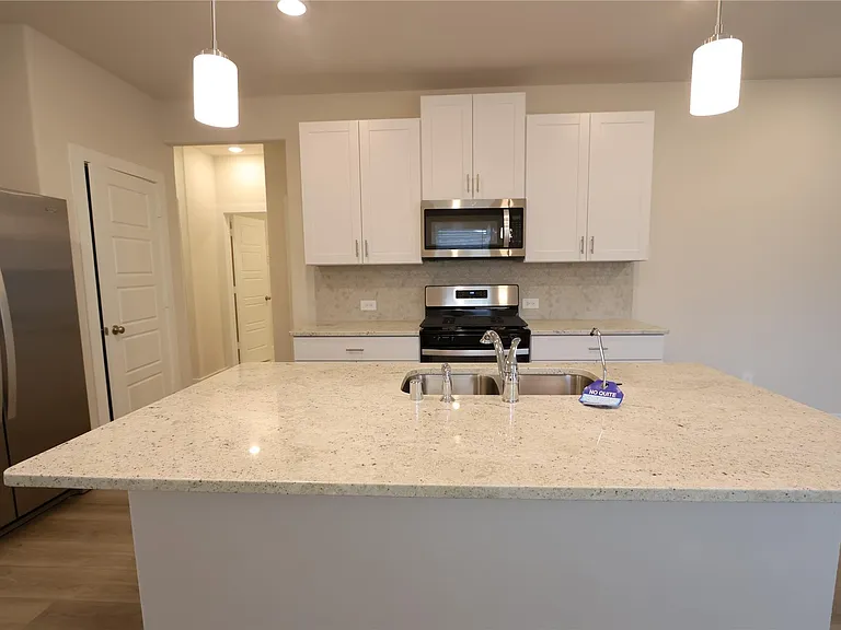 6686 Lahna Oak Dr — Photo 5