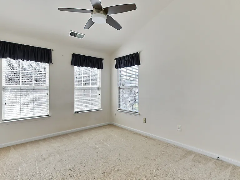 21510 Iredell Ter — Photo 14