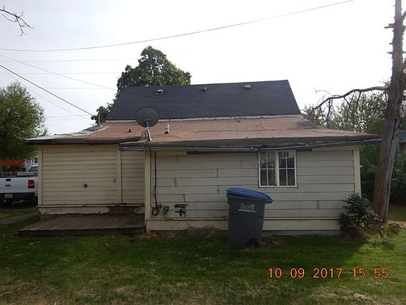 2nd image of 412 W Pine St