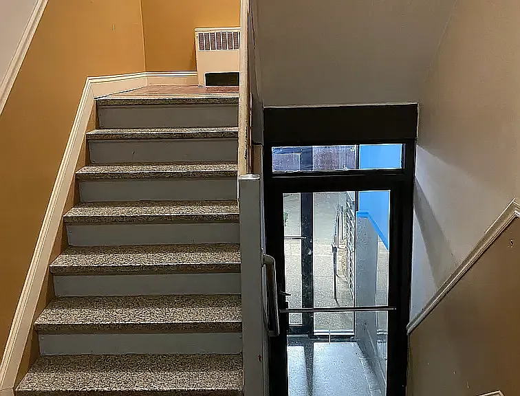 E Curtis St — Photo 10