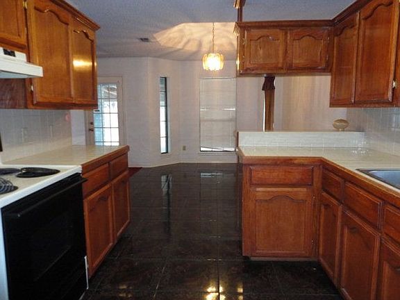 3rd image of 3025 Maria Luiza Dr