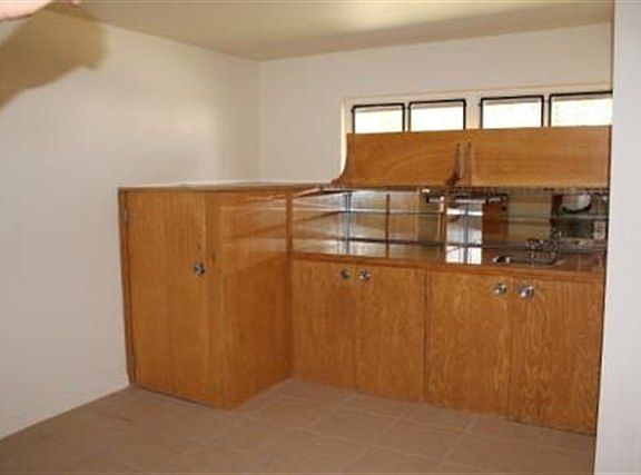 5th image of 796 S 8th Ave