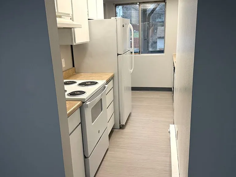 1107 S Madison St — Photo 2