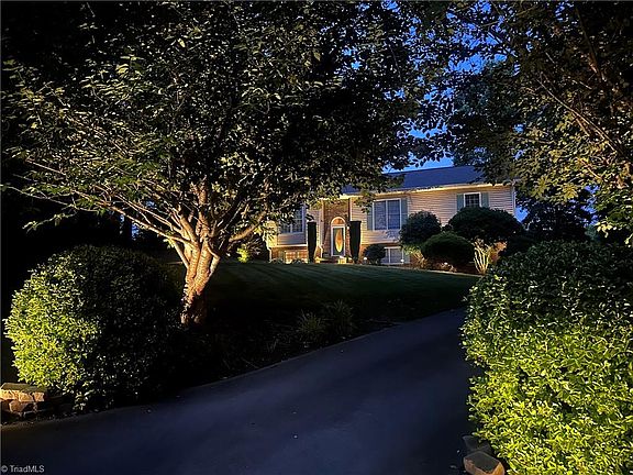 3rd image of 425 Pine Brook Pl