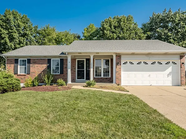 2941 Park Valley Dr, Saint Peters, MO 63376