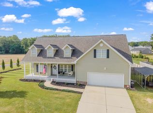 15 Riverstone Dr, Fuquay Varina, NC 27526